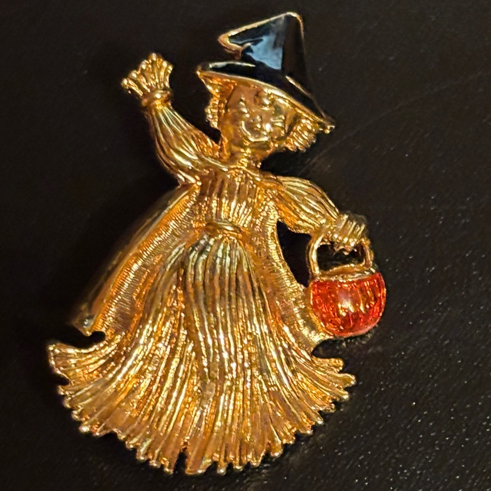 Vintage Avon 1992 Gold Witch Brooch Enamel Pumpkin Halloween Pin